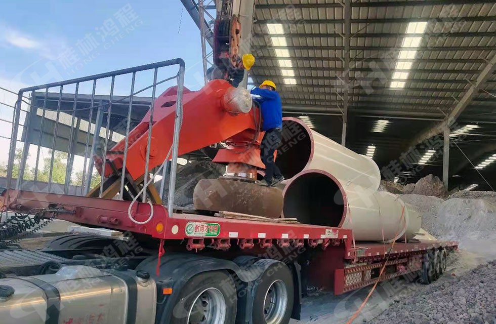 高嶺土立磨第5臺抵達客戶現場 高嶺土立磨第5臺抵達客戶現場